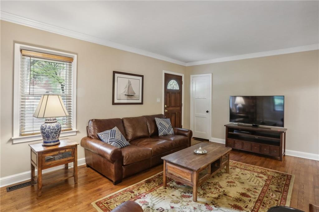 3020 Hollywood Drive