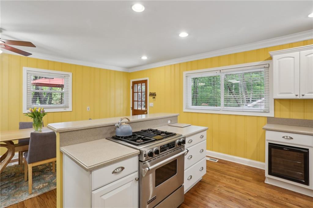 3020 Hollywood Drive