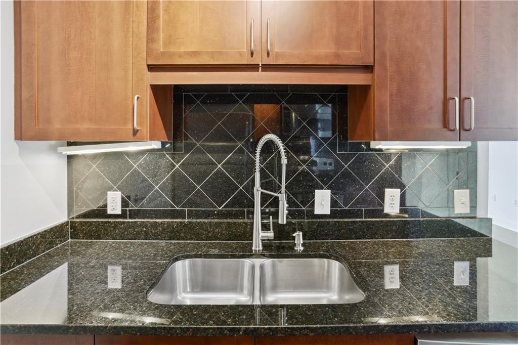 325 E Paces Ferry Road NE Unit 1004