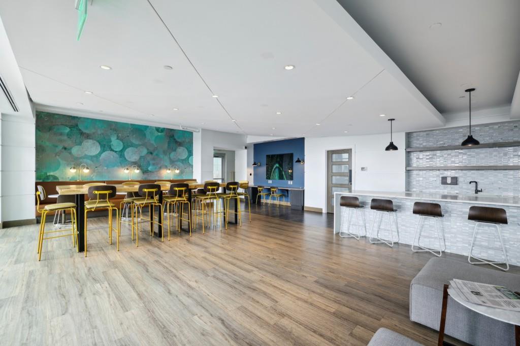923 Peachtree Unit 1826