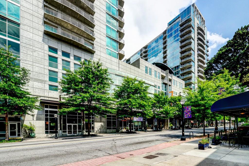 923 Peachtree Unit 1826