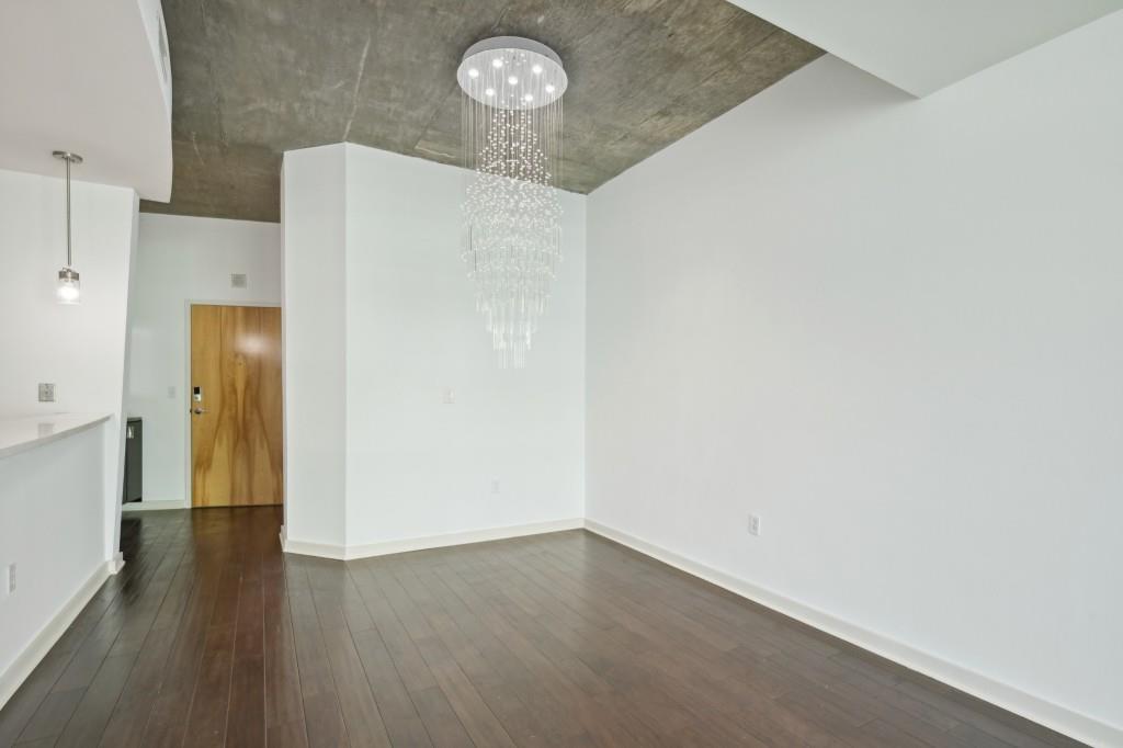 923 Peachtree Unit 1826