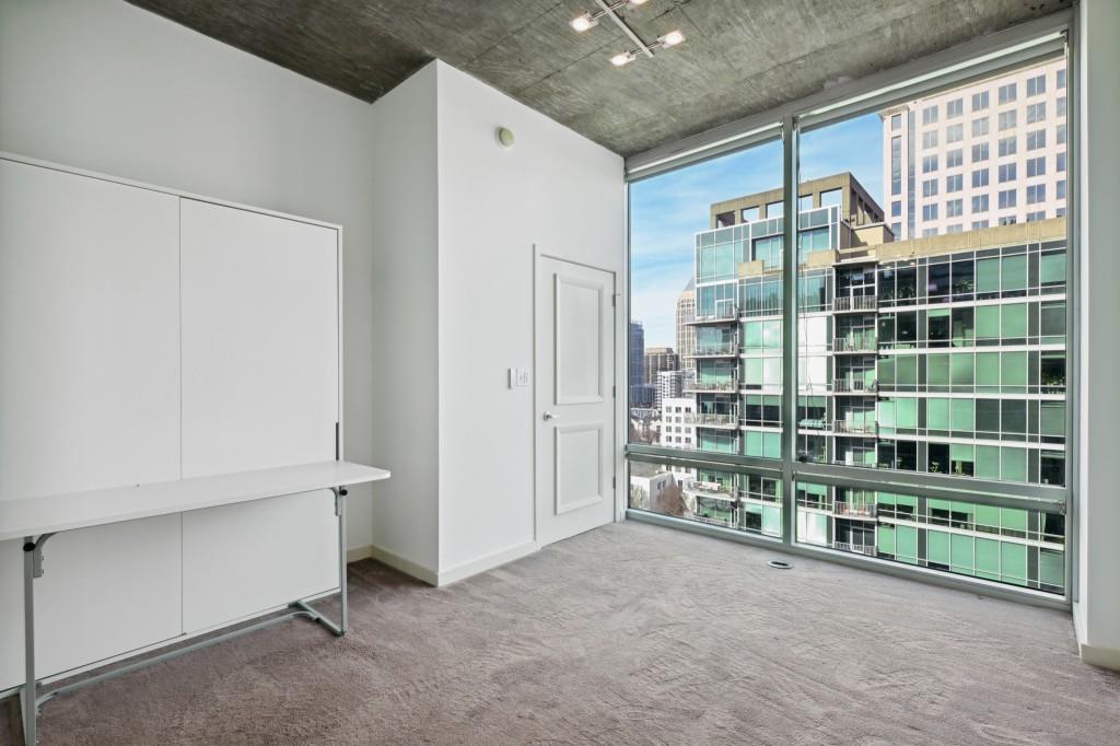 923 Peachtree Unit 1826