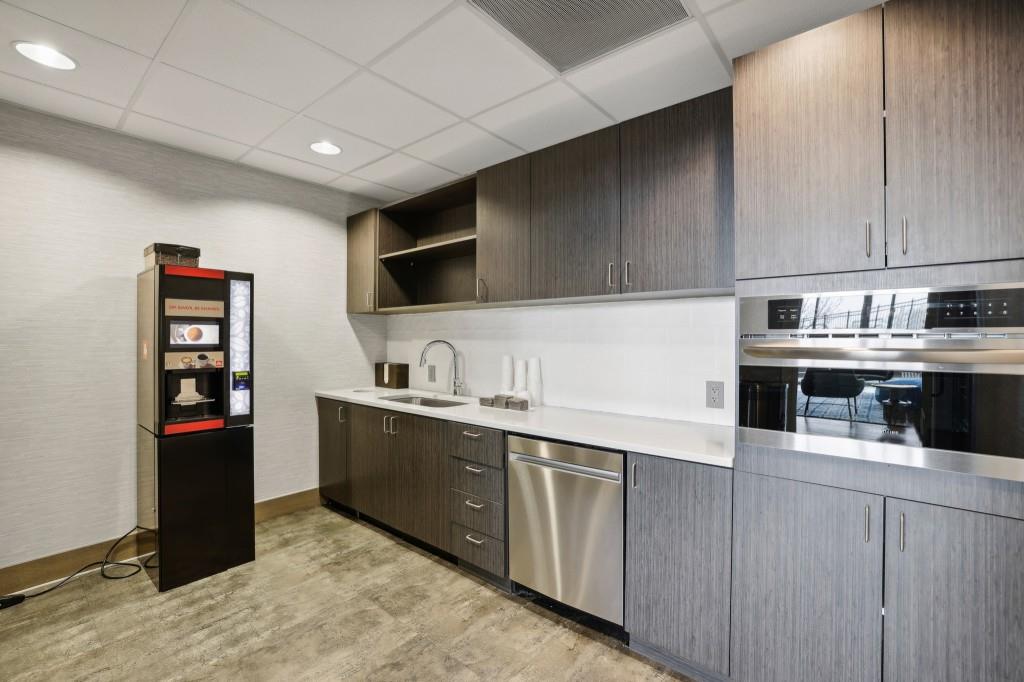 923 Peachtree Unit 1826