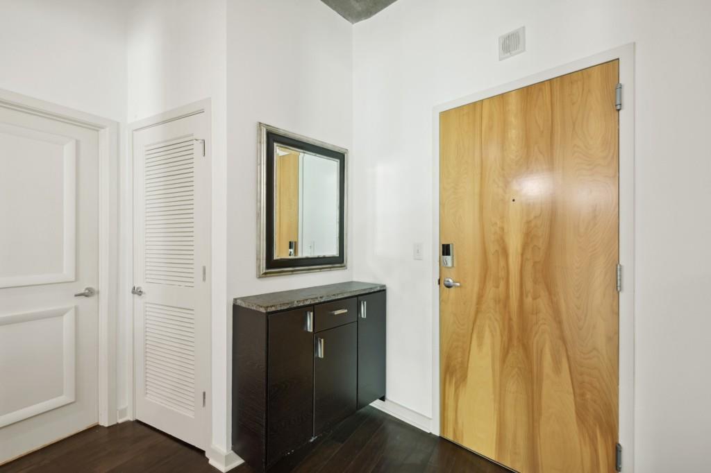 923 Peachtree Unit 1826