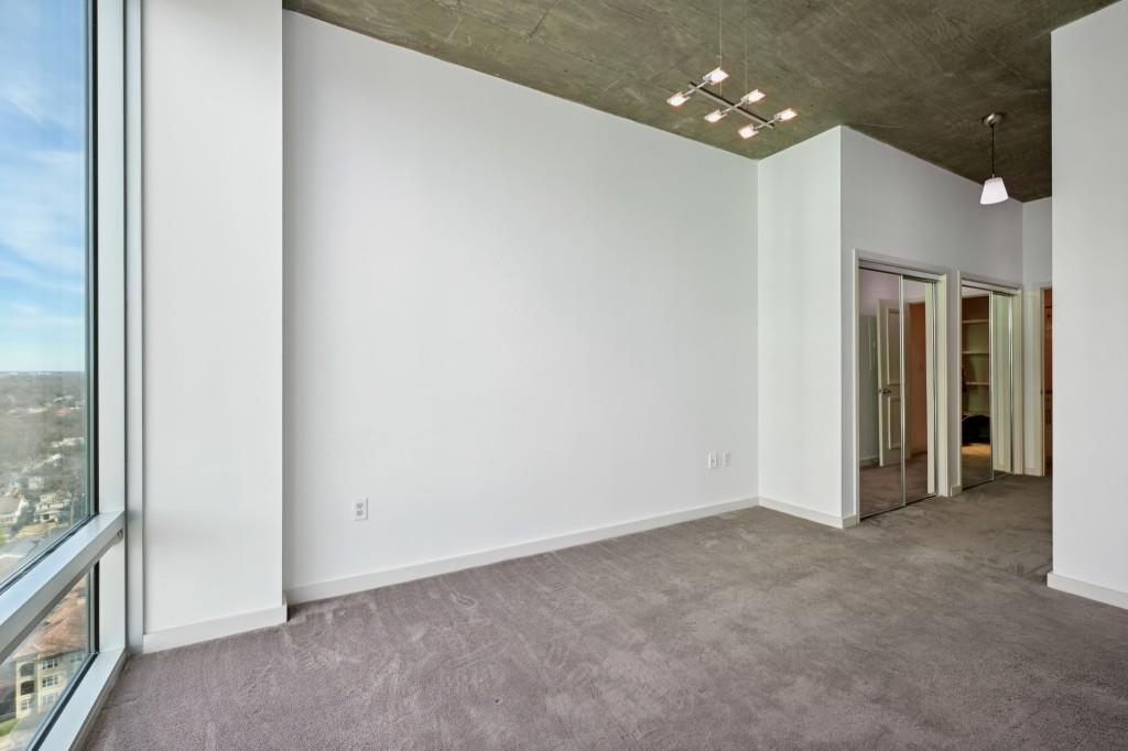 923 Peachtree Unit 1826