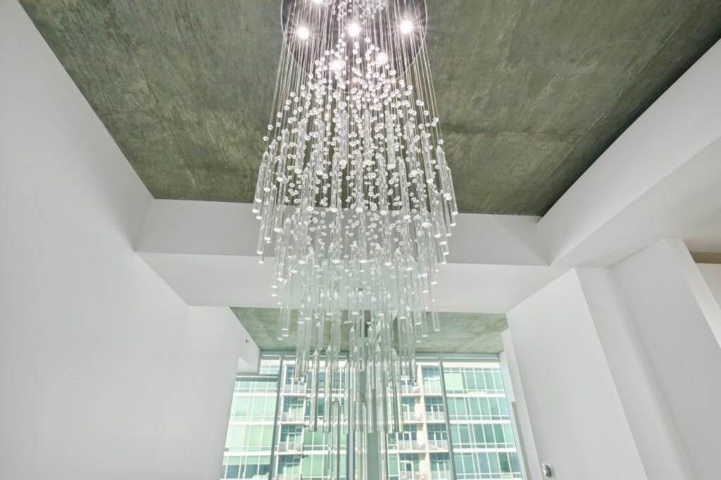 923 Peachtree Unit 1826
