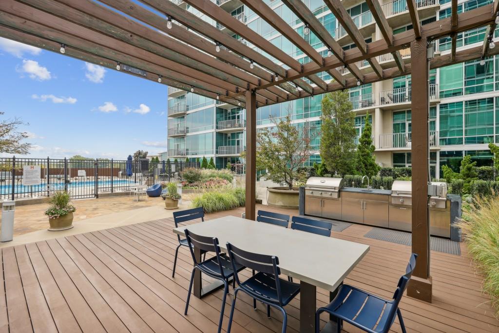 923 Peachtree Unit 1826
