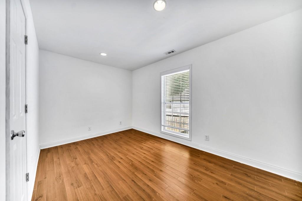 733 Hobart Avenue SE