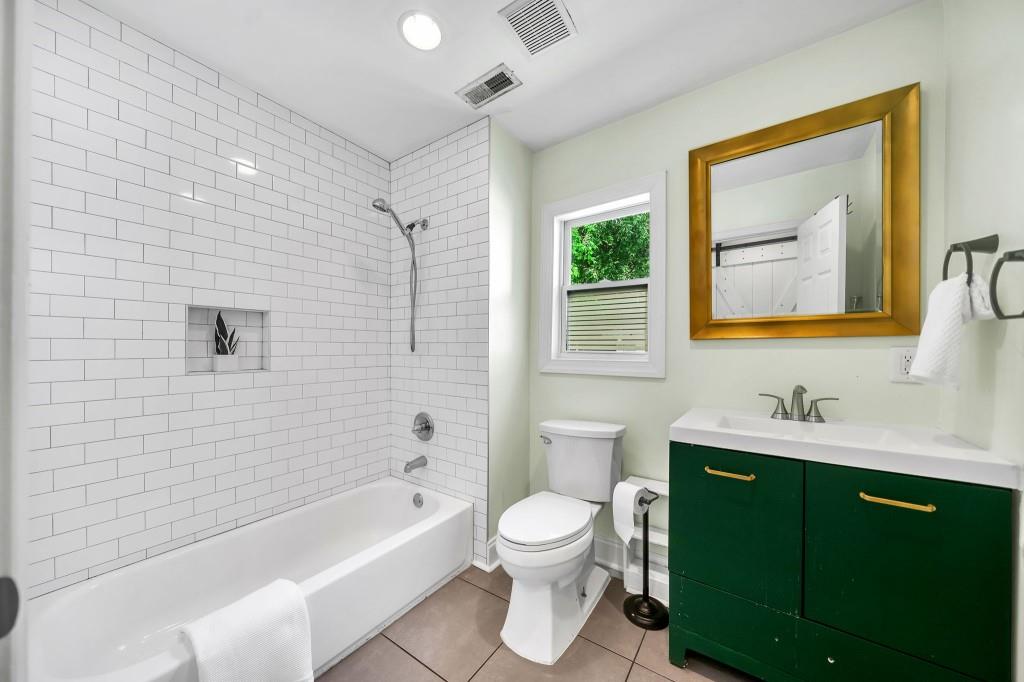 733 Hobart Avenue SE