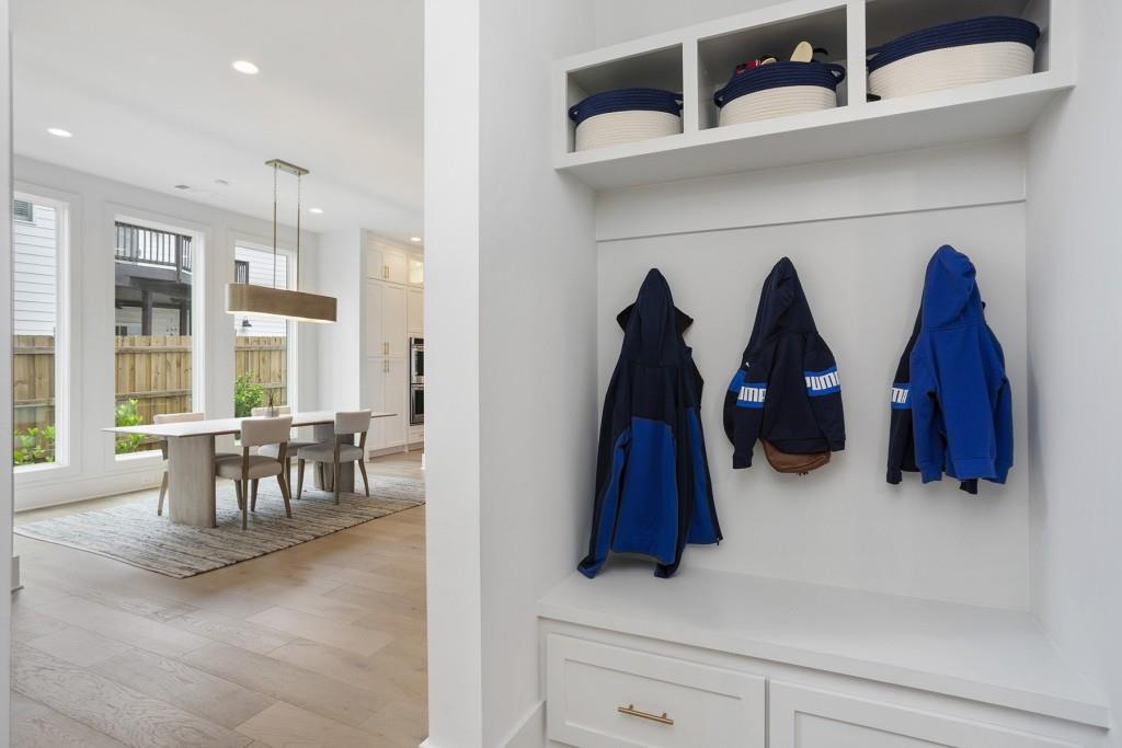 1519 Dresden Drive NE