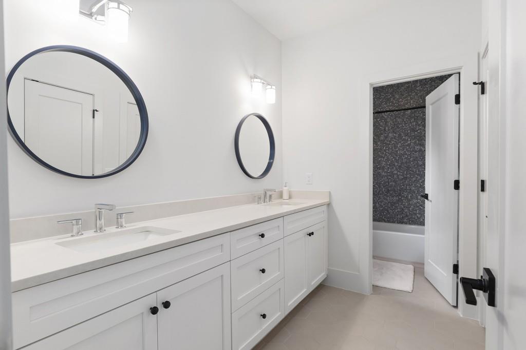 1519 Dresden Drive NE