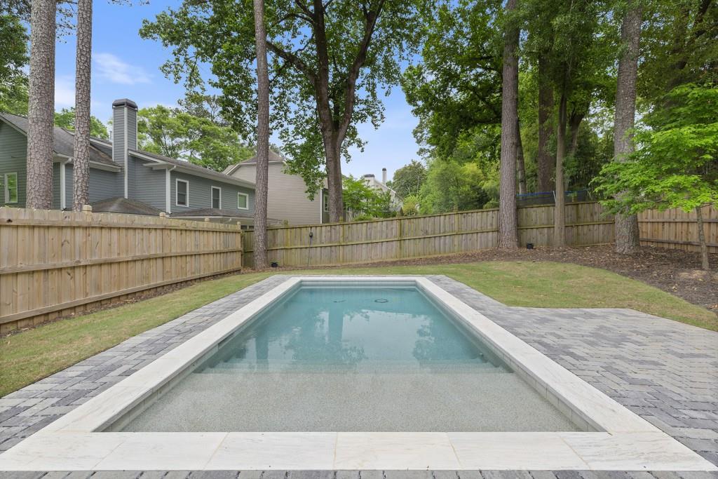 1519 Dresden Drive NE