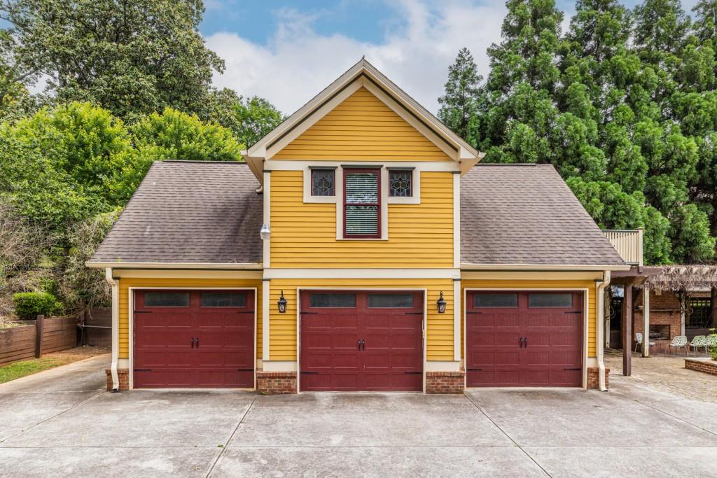 548 Robinson Avenue SE
