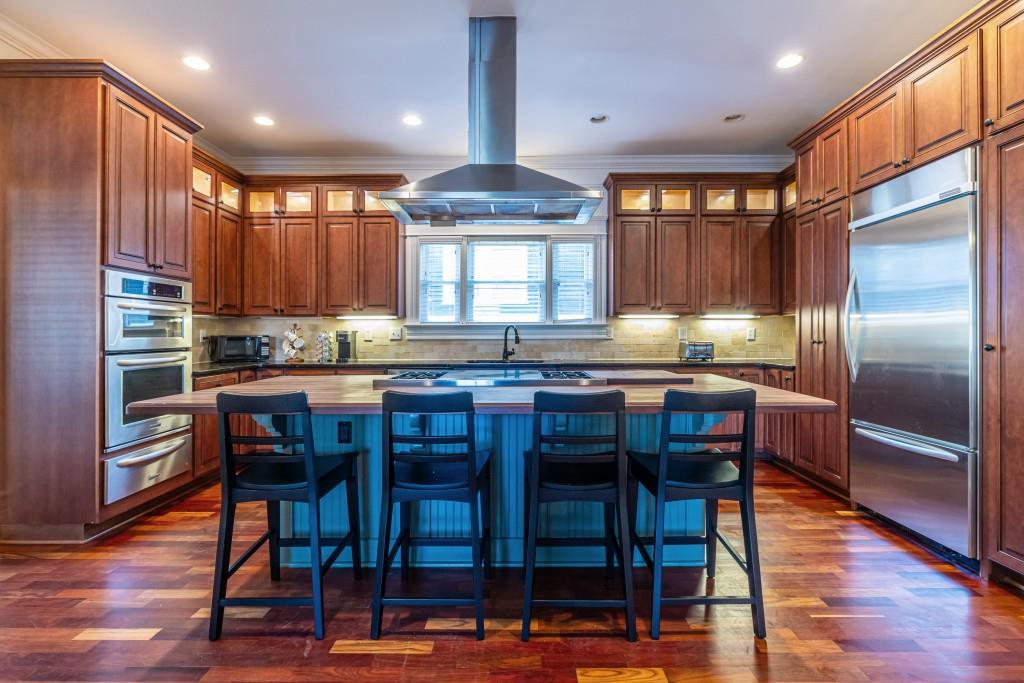 548 Robinson Avenue SE