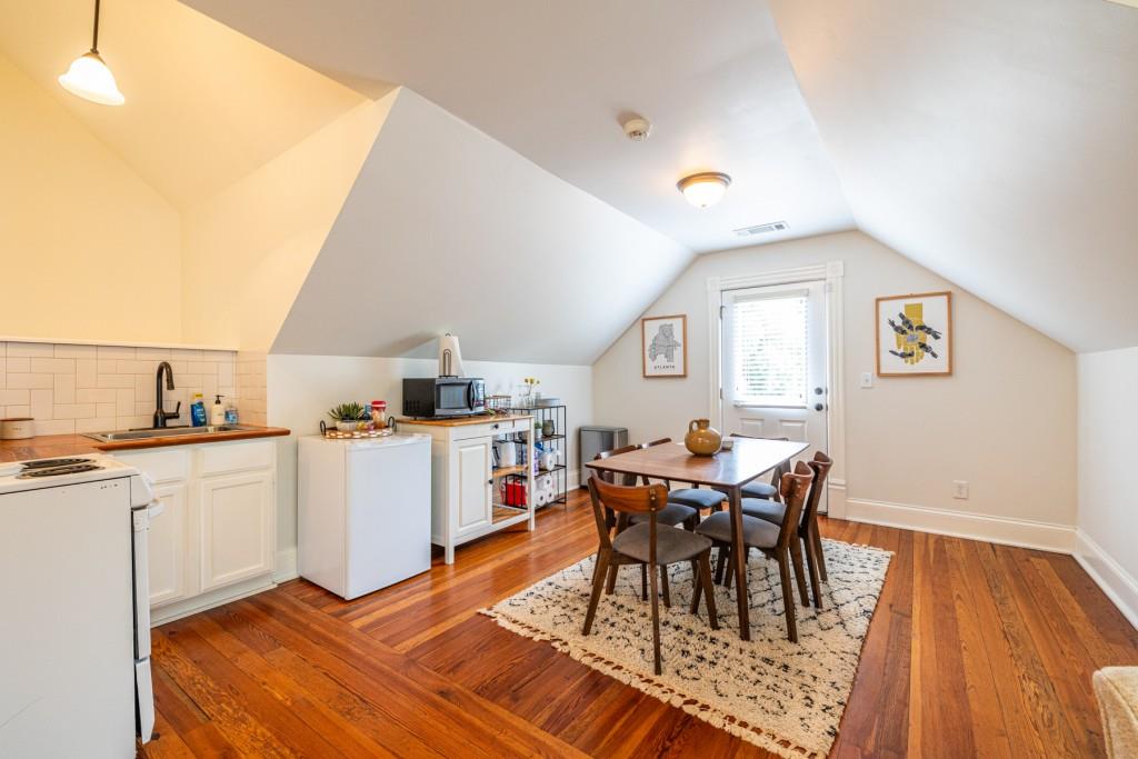 548 Robinson Avenue SE