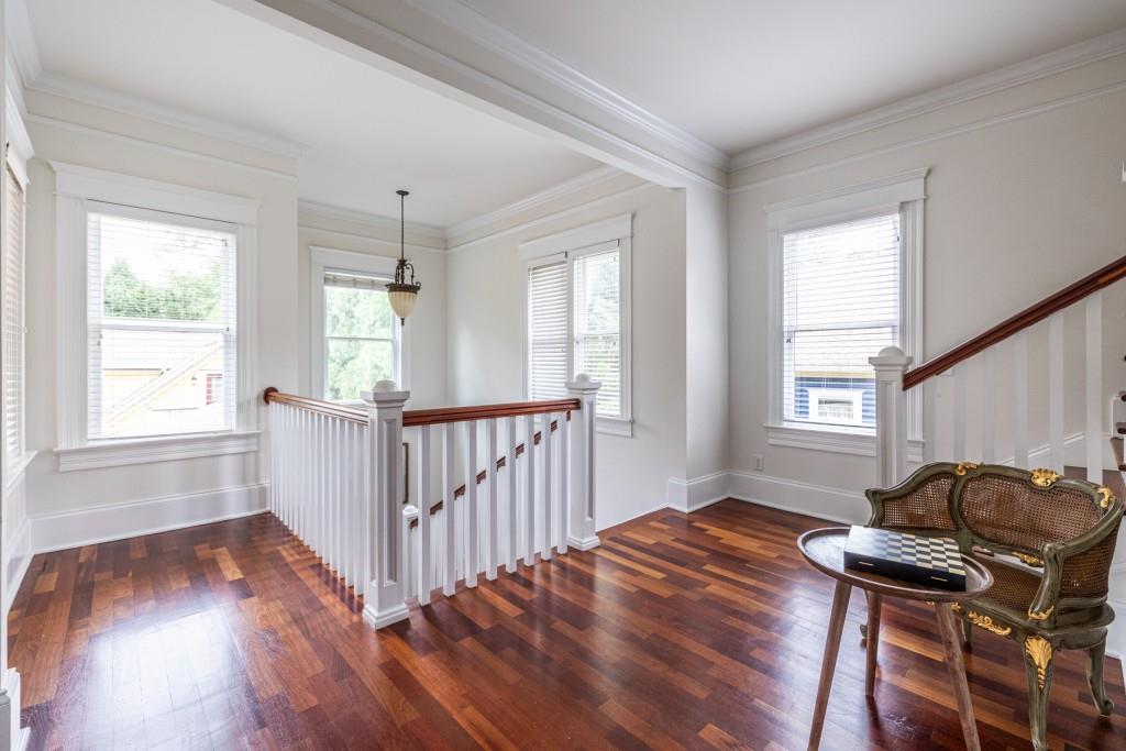 548 Robinson Avenue SE