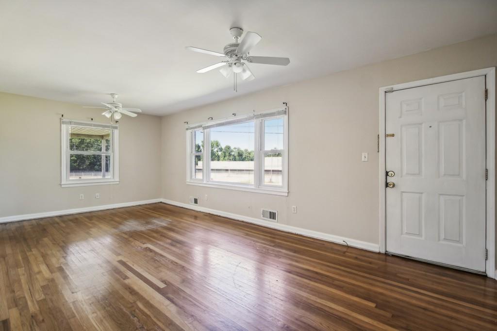1386 Columbia Drive