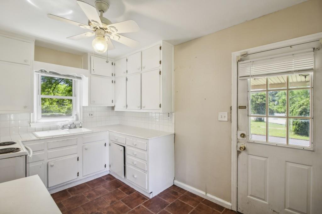 1386 Columbia Drive