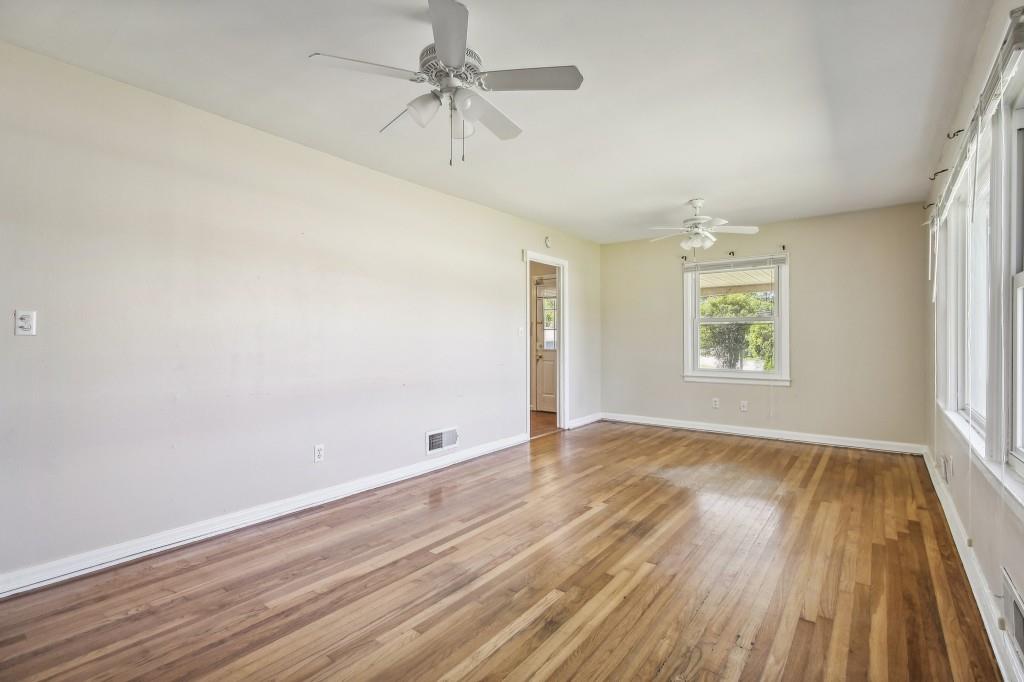 1386 Columbia Drive