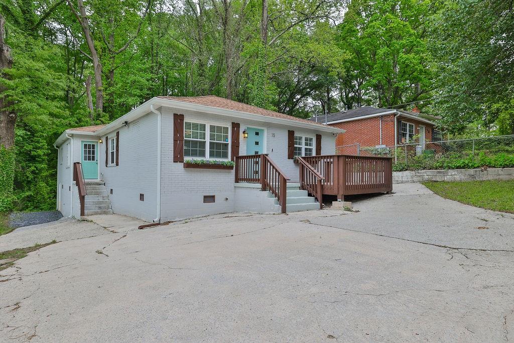 15 Gardenia Drive NW