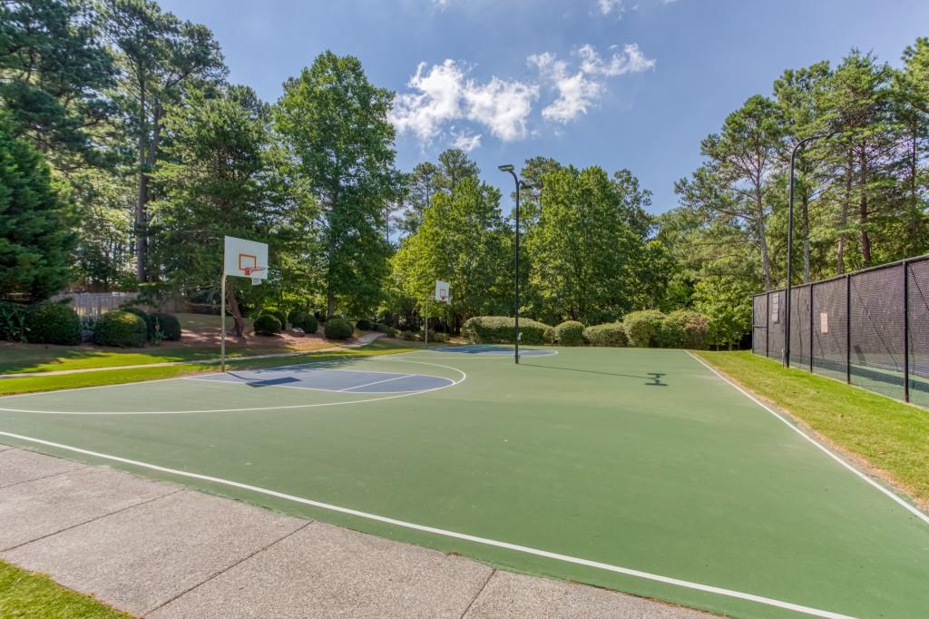 4261 Moccasin Trail