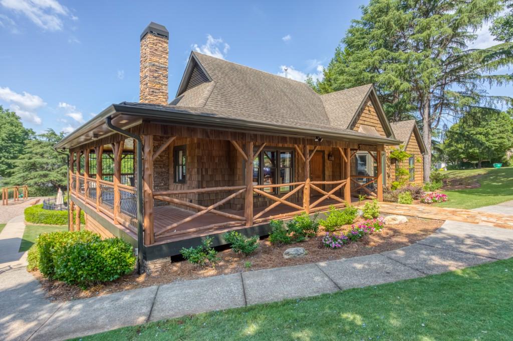4261 Moccasin Trail