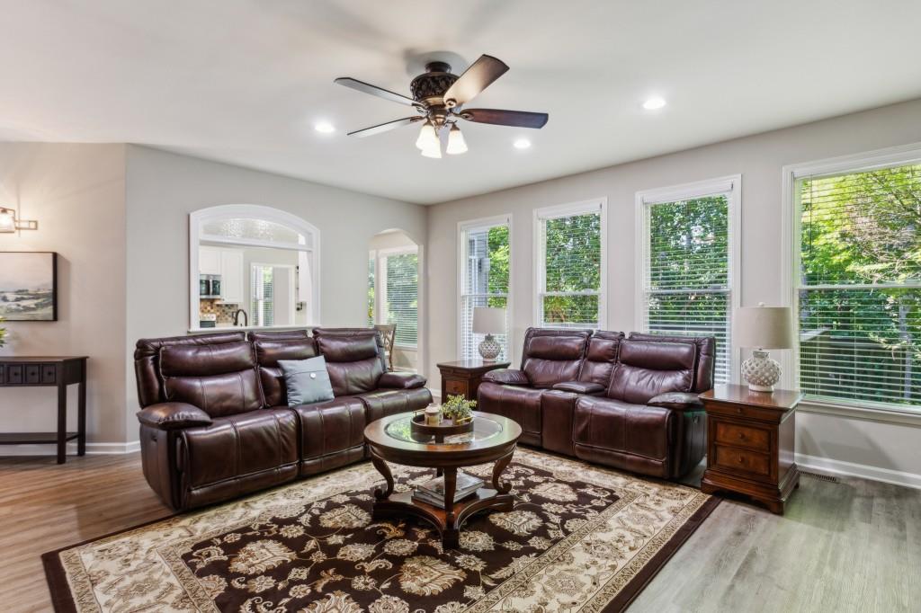 4261 Moccasin Trail