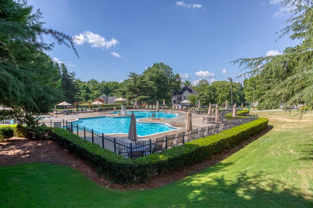 4261 Moccasin Trail
