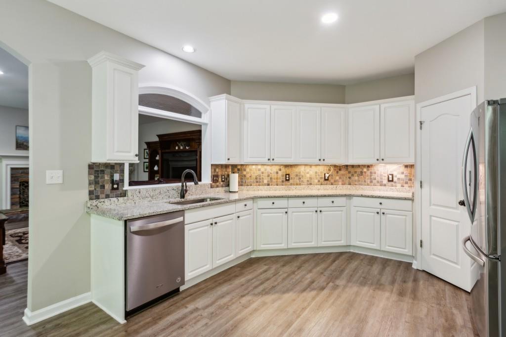 4261 Moccasin Trail