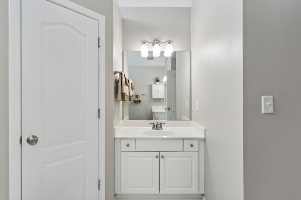 4261 Moccasin Trail
