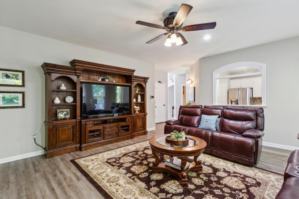 4261 Moccasin Trail