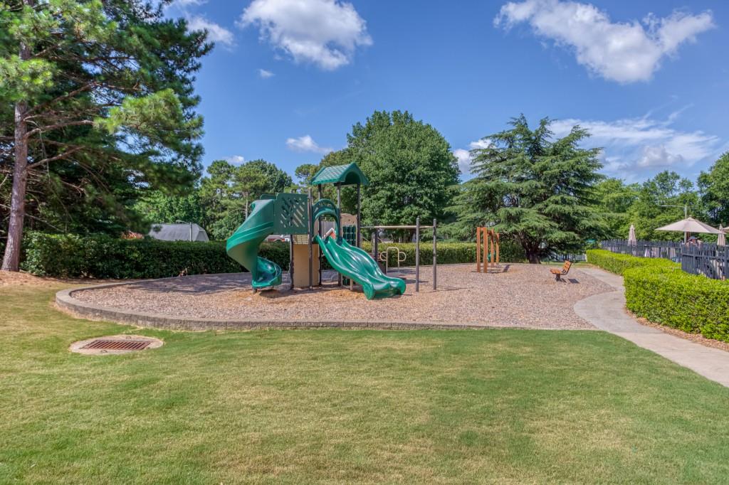 4261 Moccasin Trail