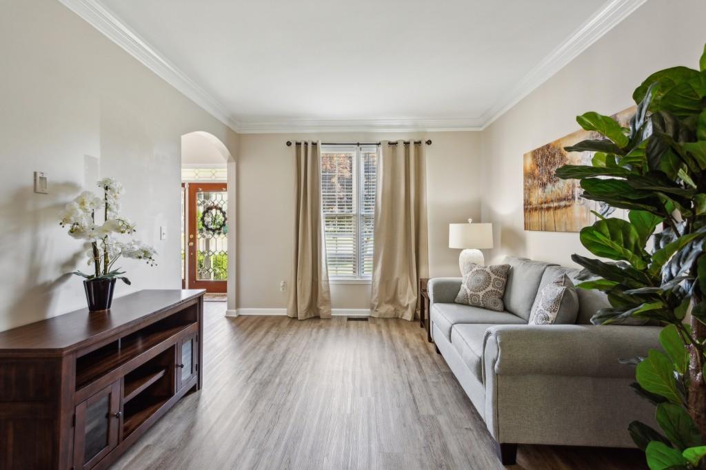 4261 Moccasin Trail