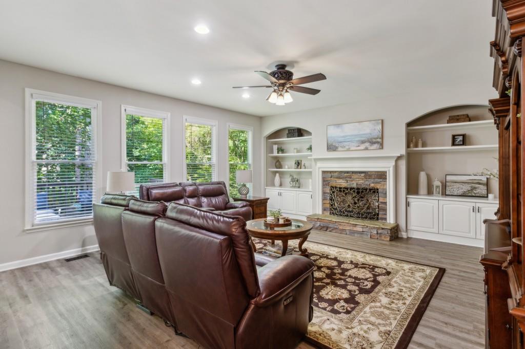 4261 Moccasin Trail