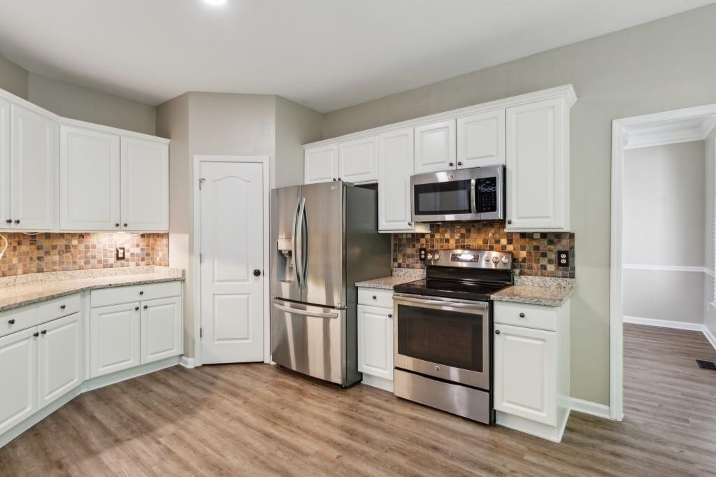 4261 Moccasin Trail