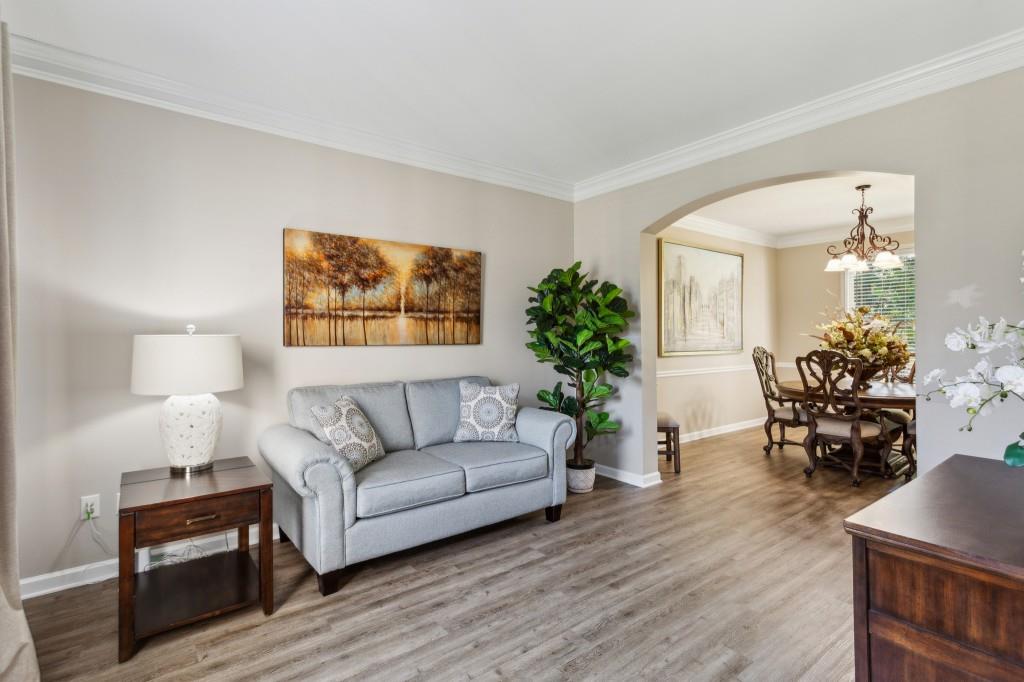 4261 Moccasin Trail