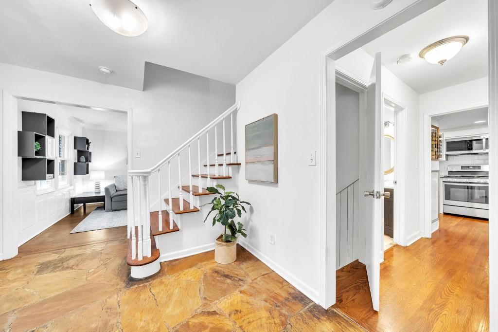 2296 Sherbrooke Drive NE