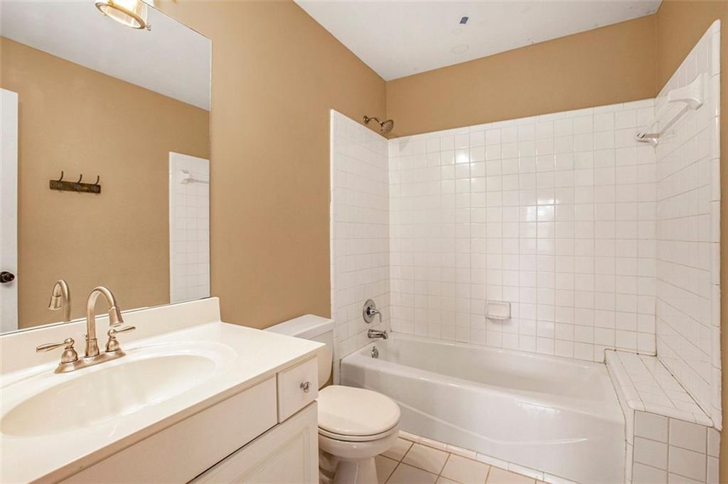 2106 Cavallon Court NW