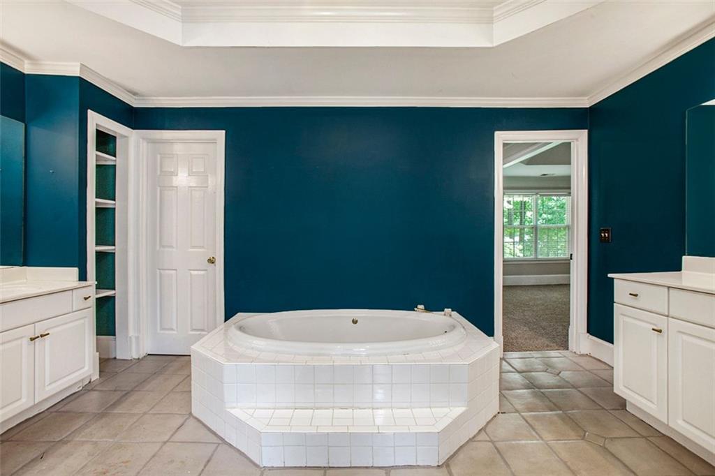 2106 Cavallon Court NW