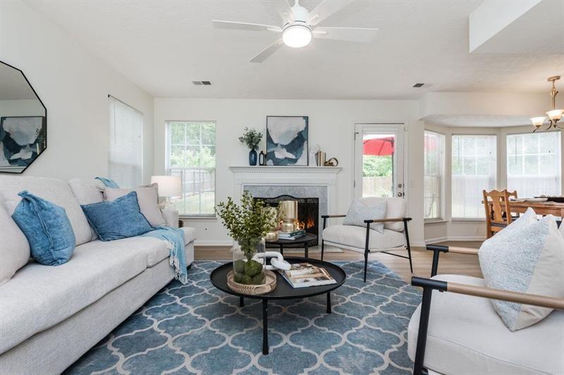 12045 Greenmont Walk