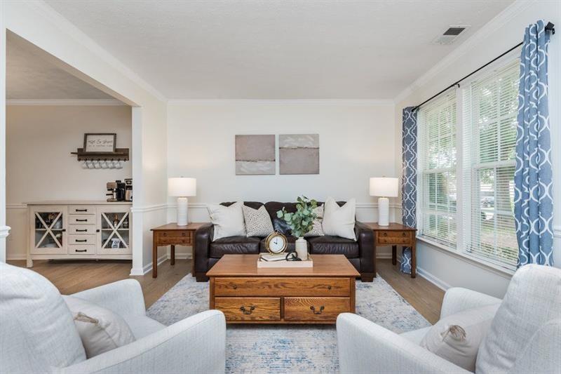 12045 Greenmont Walk
