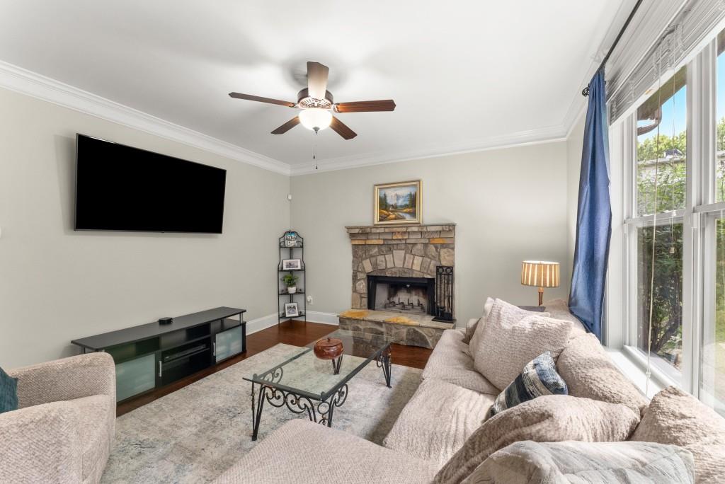 281 Shady Glen