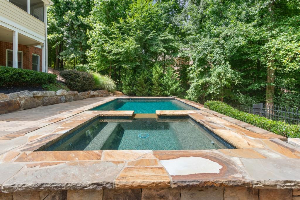 305 Breckenridge Court