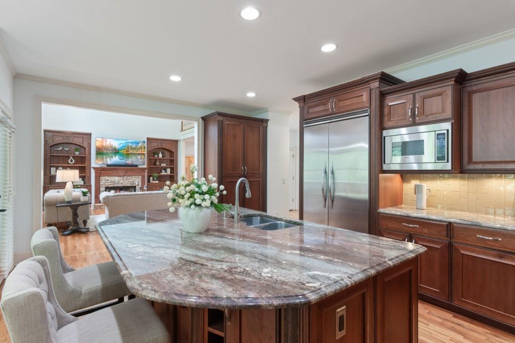 305 Breckenridge Court