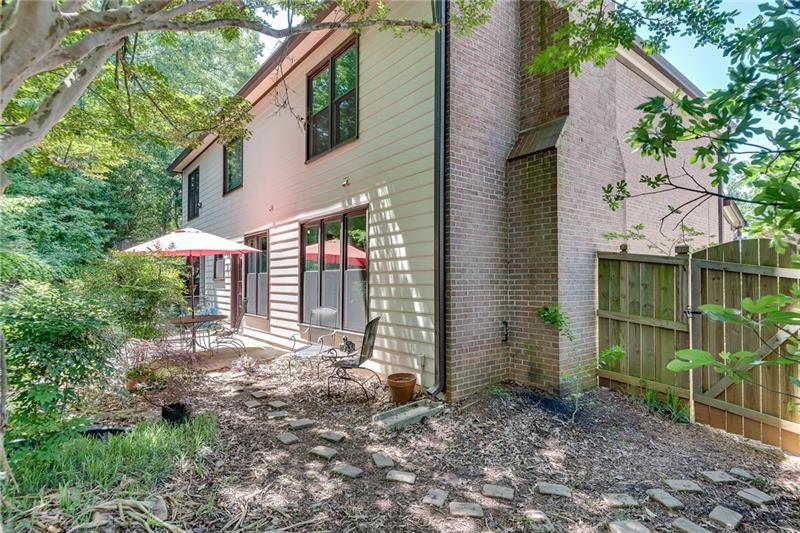 2702 Glenrose Hill