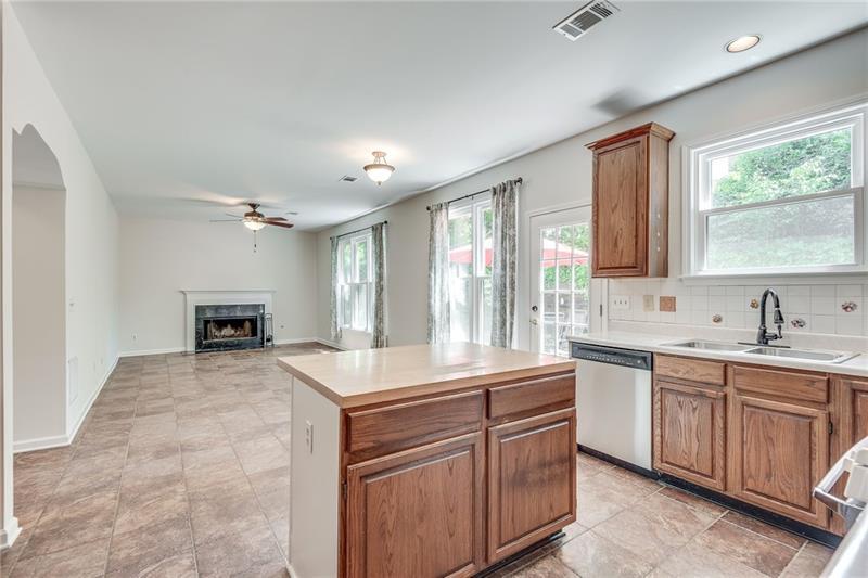 2702 Glenrose Hill