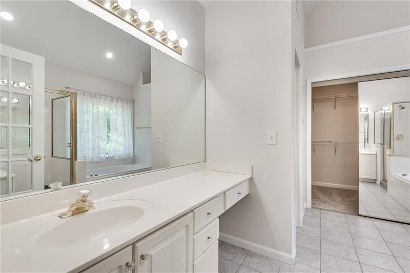 2702 Glenrose Hill