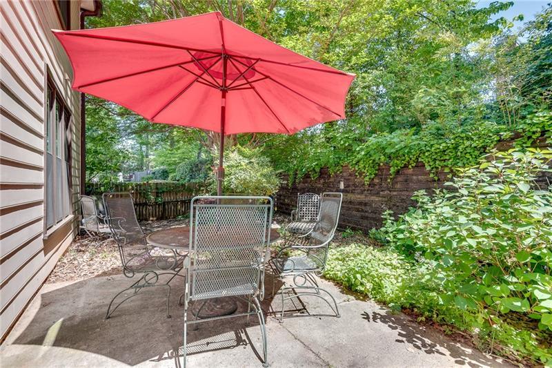 2702 Glenrose Hill