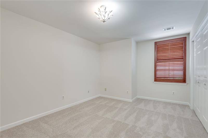 2702 Glenrose Hill